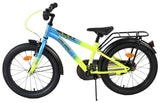Kinderfahrrad in Blau und Gelb mit stabilen Reifen und Gepäckträger