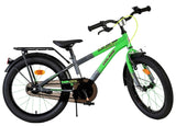 Kinderfahrrad in Grün und Grau mit stabilen Reifen und Gepäckträger