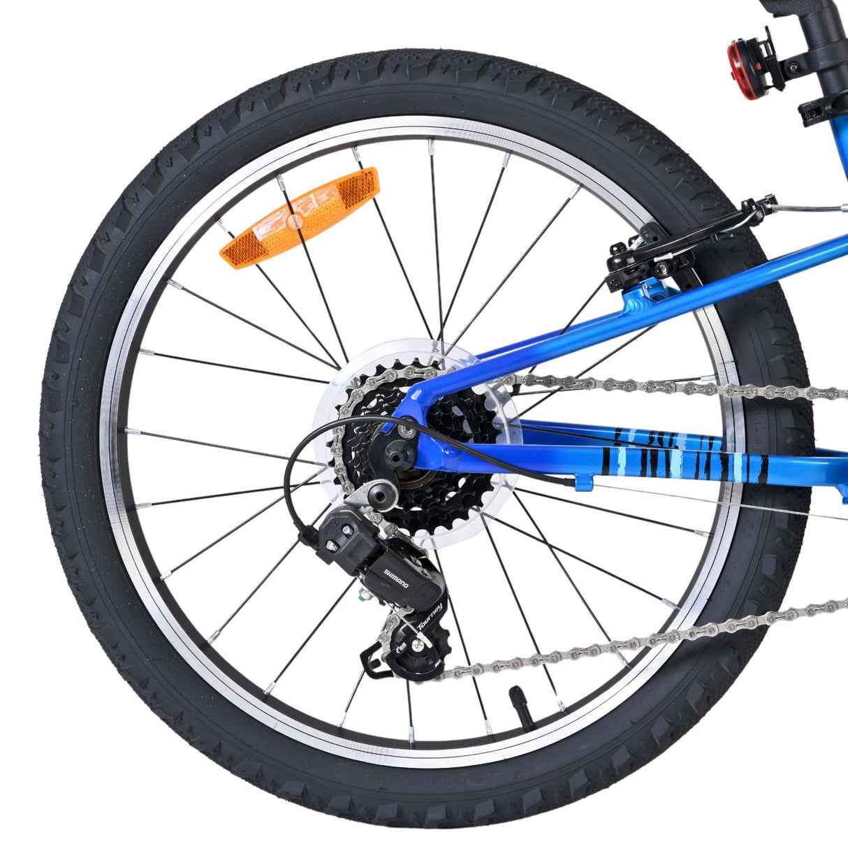 Hinterrad eines Fahrrads mit Kette, Schaltung und reflektierendem Element