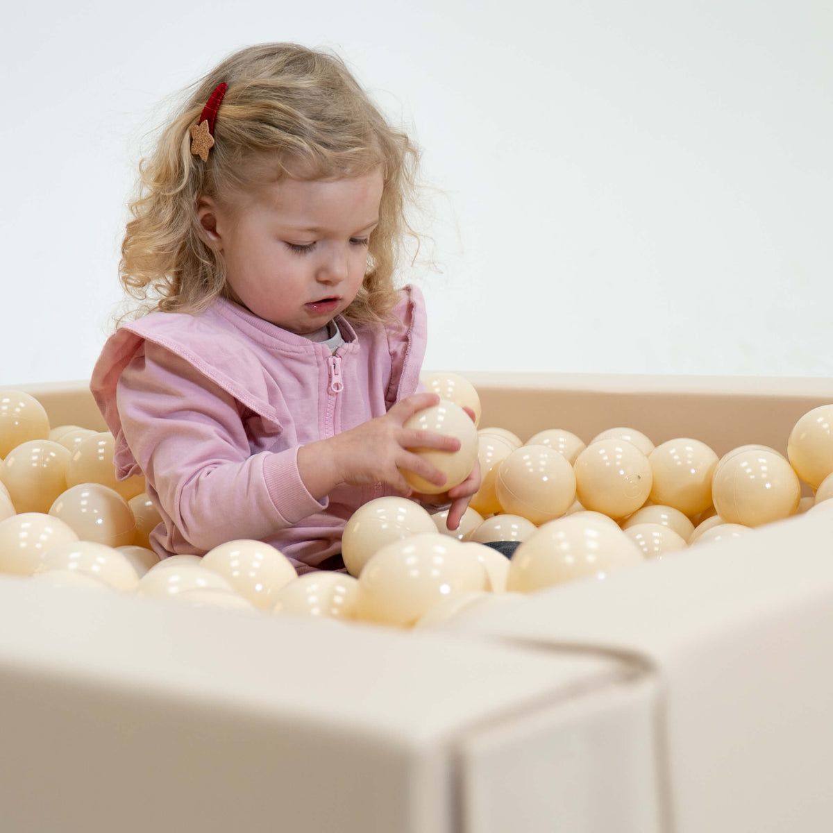 Ball Pitt Buntes Bällebad Mehrfarbig mit 500 Bällen in gewählter Farbe