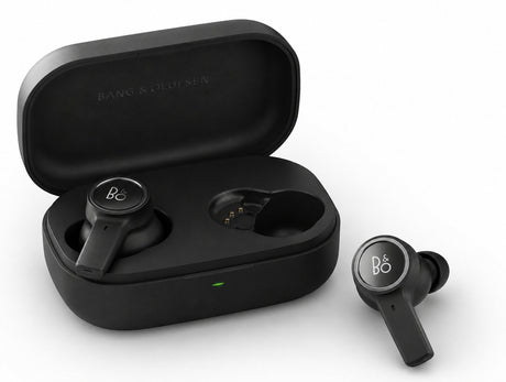 Bang&amp;Olufsen EX In Ear Kopfhörer mit geöffneter Ladeschale