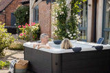 MSpa PureHaven aufblasbarer Whirlpool OSLO 160x160x65cm für 6 Personen 120 Massagedüsen LEDs Heizung App-Steuerung Desinfektion selbreinigend Braun