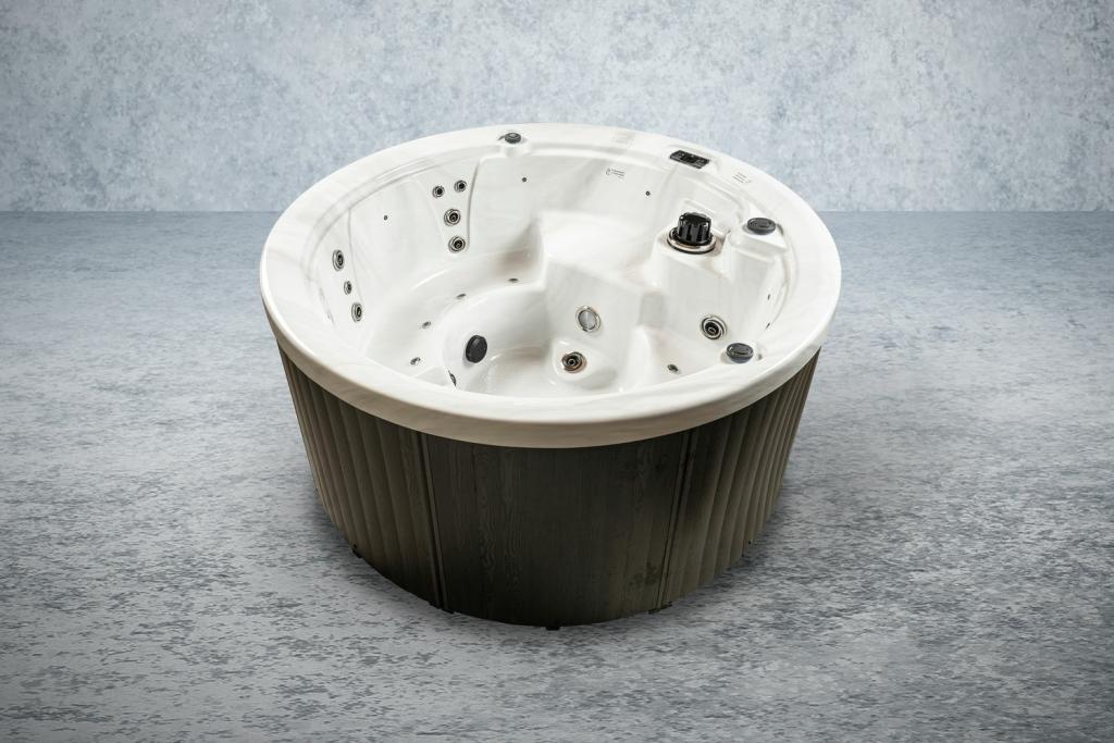 Entfliehe dem Alltagsstress und entspanne dich in unserem Outdoor-Whirlpool