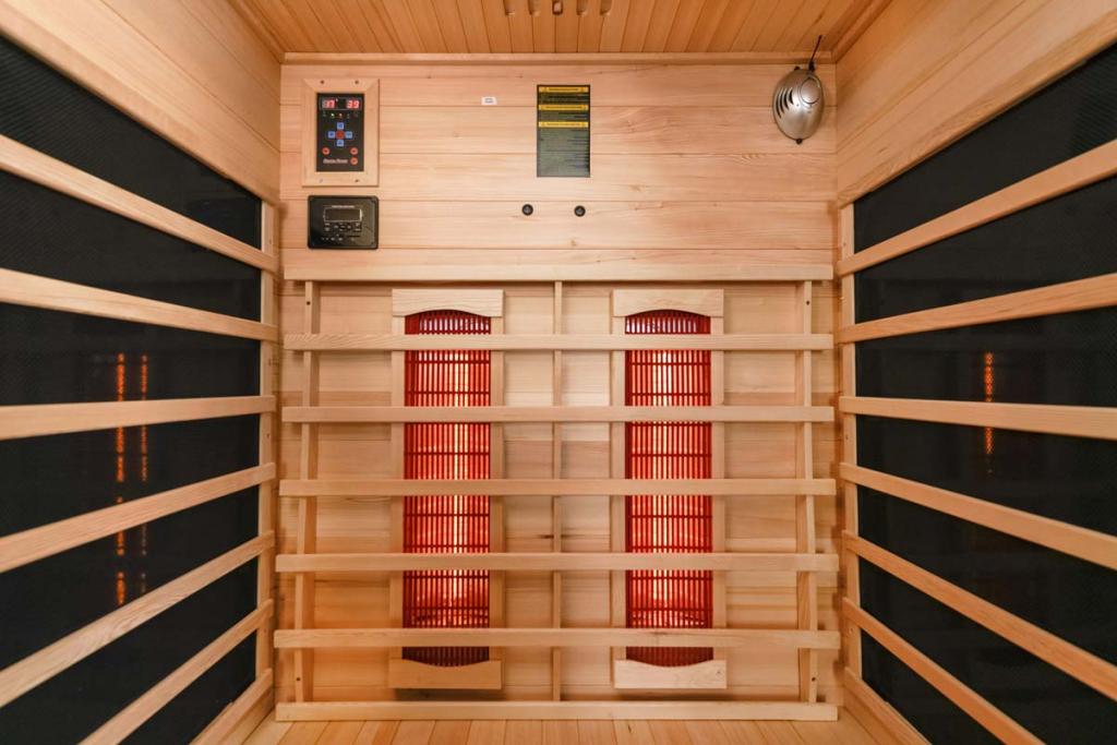 PureHaven Infrarotkabine 120x105x190 cm aus kanadischem Hemlock-Holz Bluetooth-Soundsystem Timer Lichttherapie in 4 Farben digitale Steuerung