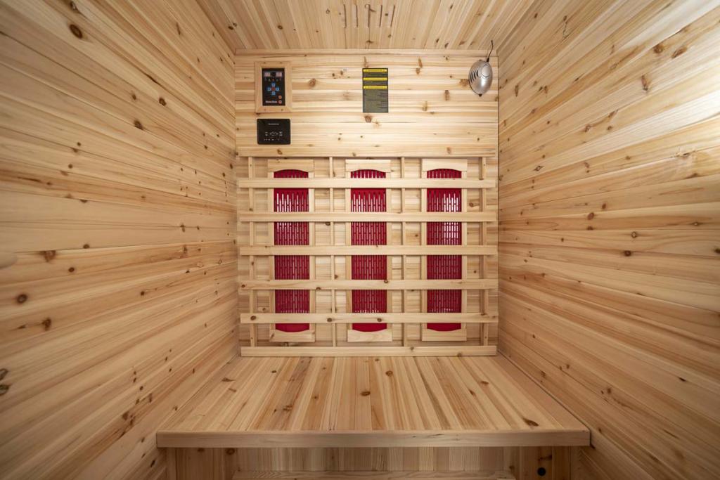 PureHaven Infrarotkabine 120x120x210 cm aus kanadischem Hemlock-Holz Bluetooth-Soundsystem Timer Lichttherapie in 4 Farben digitale Steuerung