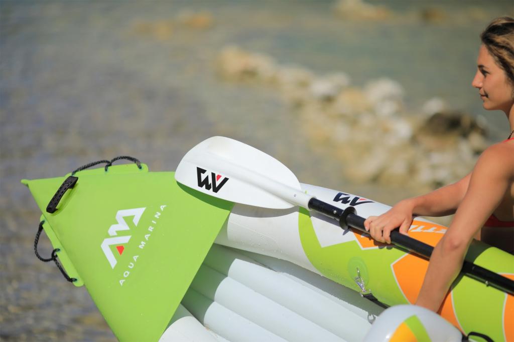 Aqua Marina Kajak 312x83 cm für 1 Person mit Luftsitz verstellbarer Lehne Transporttasche Reparaturset und Handpumpe strapazierfähig Grün-Weiß-Orange