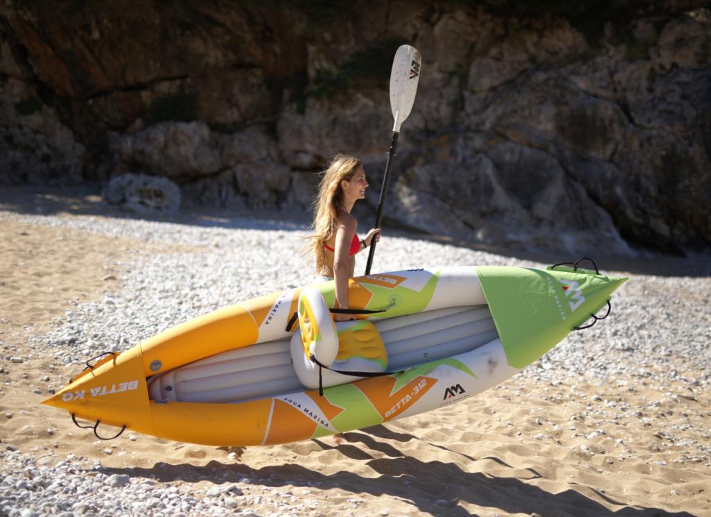 Aqua Marina Kajak 312x83 cm für 1 Person mit Luftsitz verstellbarer Lehne Transporttasche Reparaturset und Handpumpe strapazierfähig Grün-Weiß-Orange
