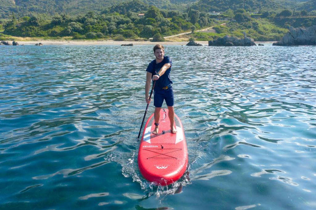 Aqua Marina All-Around SUP Board 366x84 cm mit Reißverschlussrucksack Double Action-Pumpe LIQUID AIR Paddel Einschub-Mittelfinne Sicherheitsleine Rot