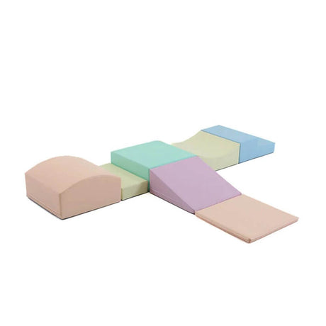 Bunte Schaumstoffspielmodule in verschiedenen Formen und Farben für Kinder