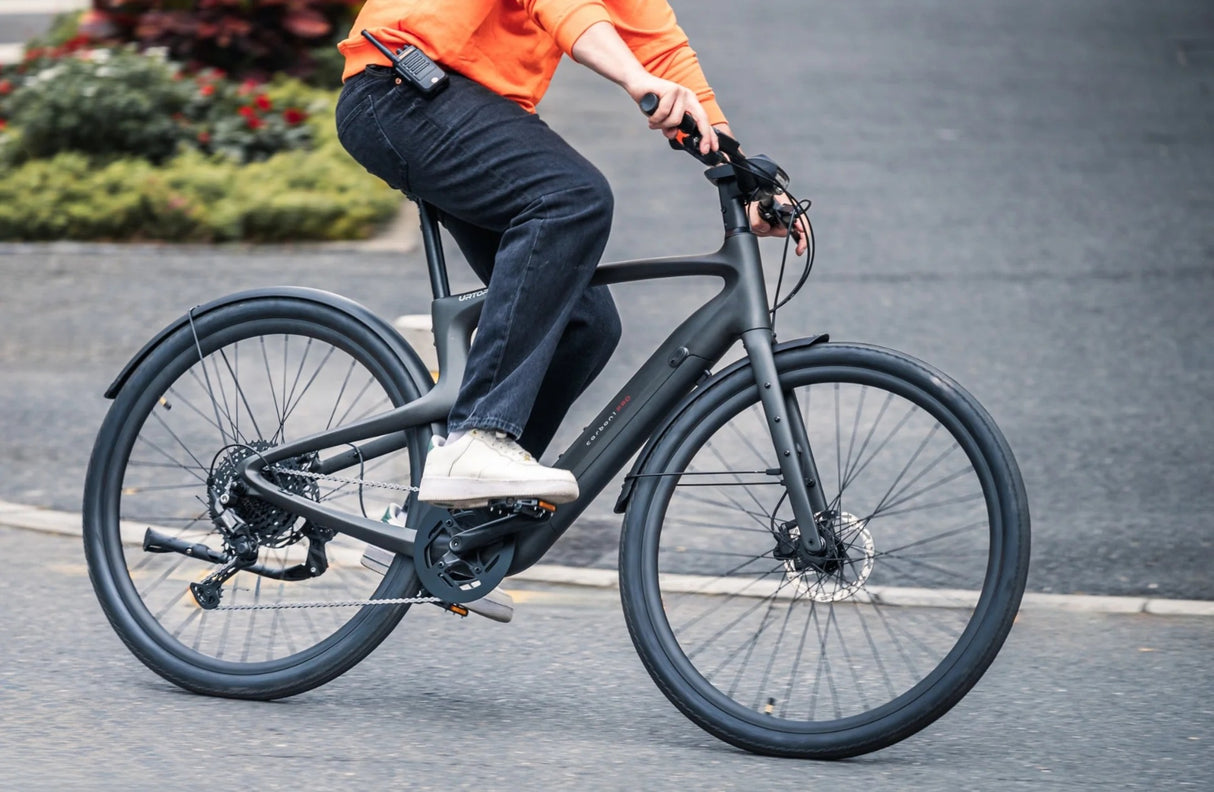 Urtopia Carbon 1 Pro E-Bike Größe L – 17 kg leichtes Pedelec mit Carbonrahmen, 130 km Reichweite, GPS-Diebstahlschutz, Fingerabdruck-Start, Navigation & Smartbar, 10-Gang