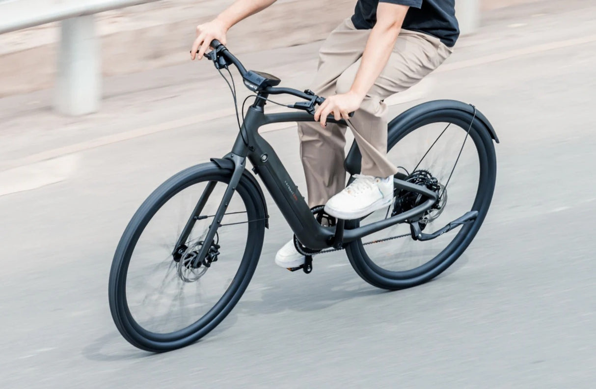 Urtopia Carbon 1 Pro E-Bike Größe L – 17 kg leichtes Pedelec mit Carbonrahmen, 130 km Reichweite, GPS-Diebstahlschutz, Fingerabdruck-Start, Navigation & Smartbar, 10-Gang