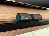 Motorola Sonic Sub 630 TWIN Bluetooth Lautsprecher unter dem Fernseher platziert