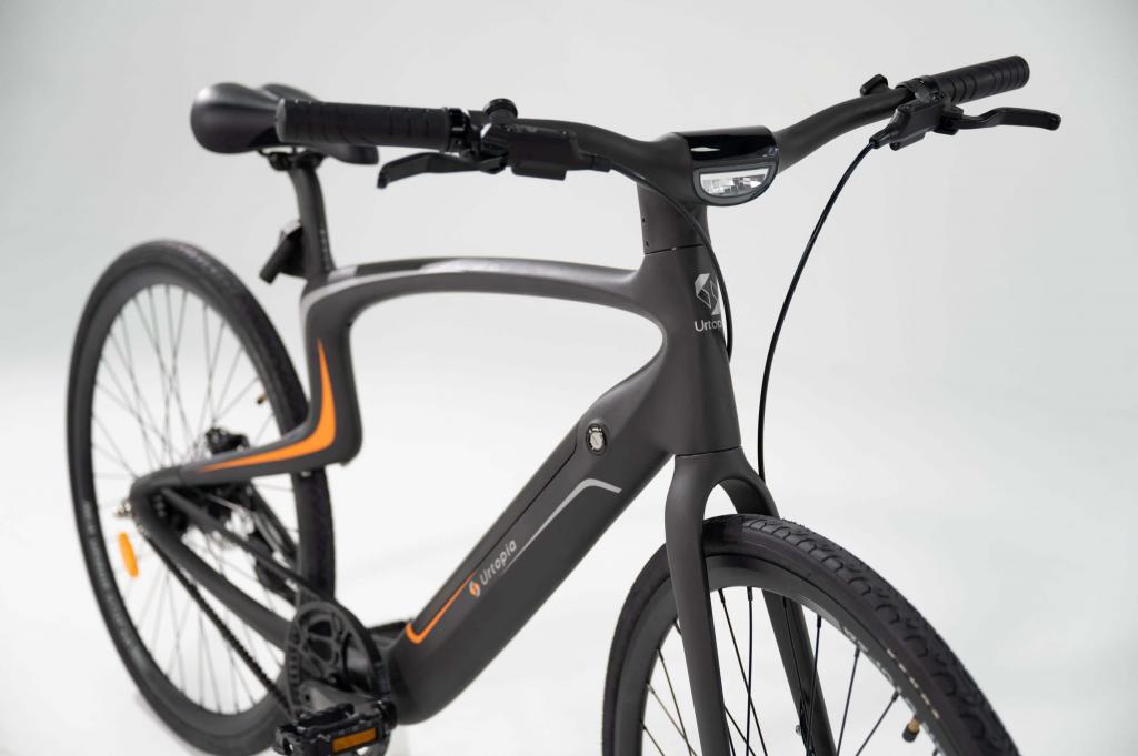 NewUrtopia Smartes Carbon E-Bike Rainbow Gr. L 35Nm Blinker Anti Diebstahl Navi App Sprachsteuerung