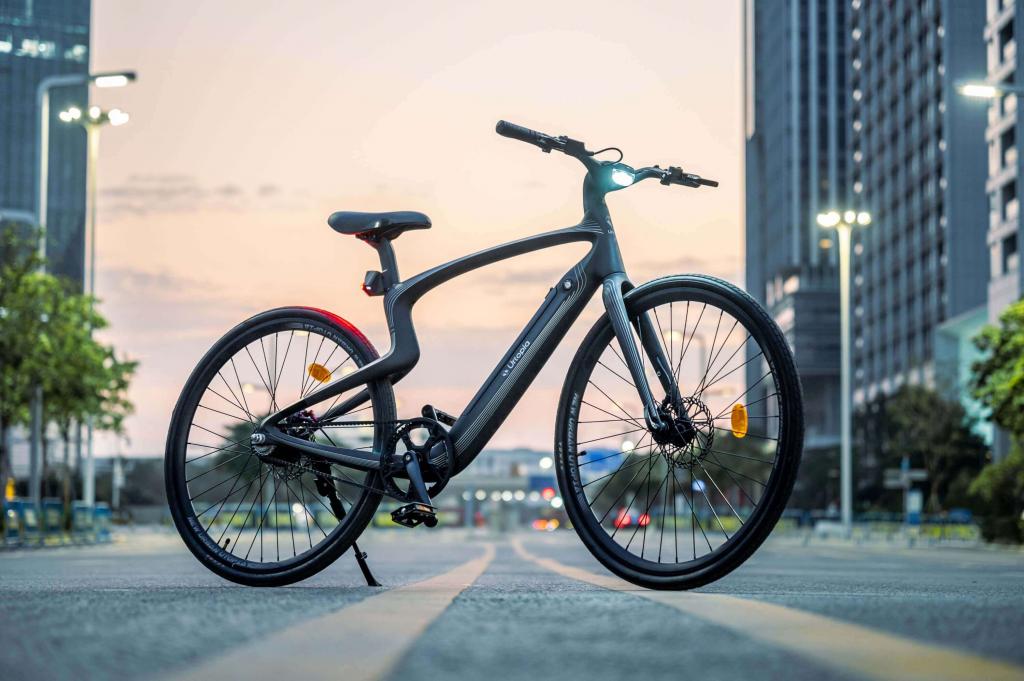 NewUrtopia Smartes Carbon E-Bike Rainbow Gr. L 35Nm Blinker Anti Diebstahl Navi App Sprachsteuerung