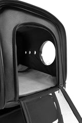 Detailaufnahme des Panorama-Kuppelfensters der MUXI Box, ideal für neugierige Haustiere bis 25 kg.