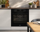 Zanussi ZOPKA2K6 Backofen in der Küche eingebaut